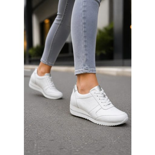 Waldlaufer Himona  fehér szarvasbőr